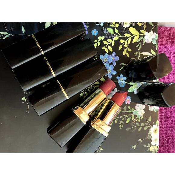 SIGNATURE CLUB A Bundle of FIVE Lipsticks True Berry and RF #5 Lip Balm - Picture 1 of 3